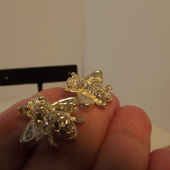 Cute Bee Earrings Silver Plate with Rhinestone Tail - Picture 5 of 5